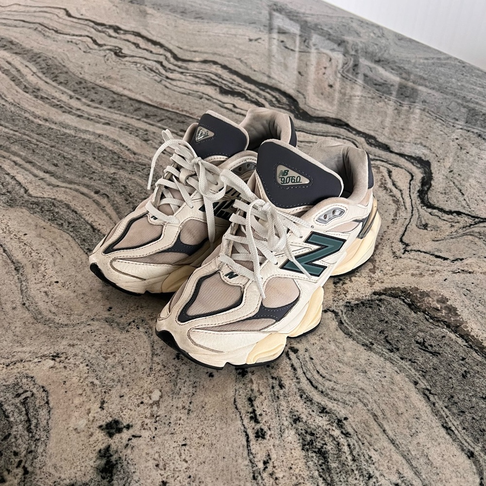 New Balance 9060